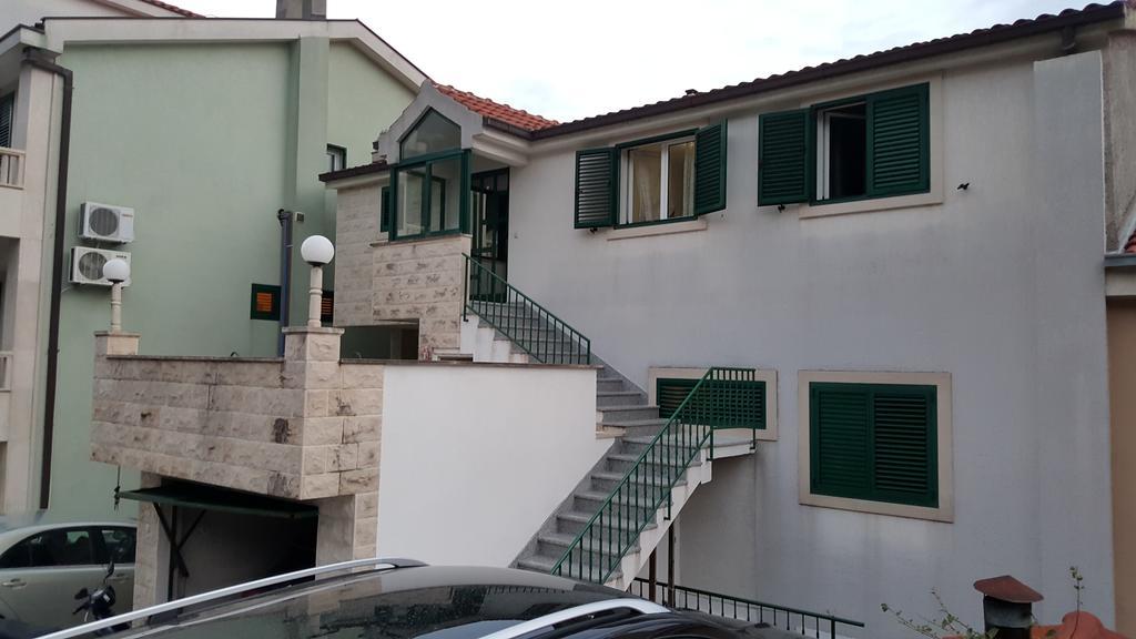 Mucic Apartments Макарска Экстерьер фото